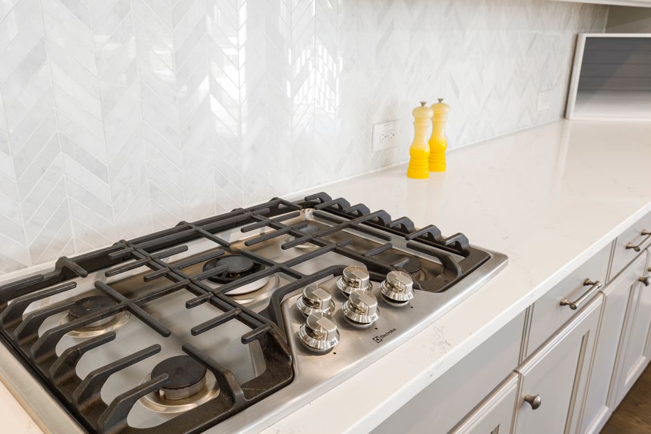 Limpeza do eletrodo do cooktop Fischer para parar o disparo contínuo