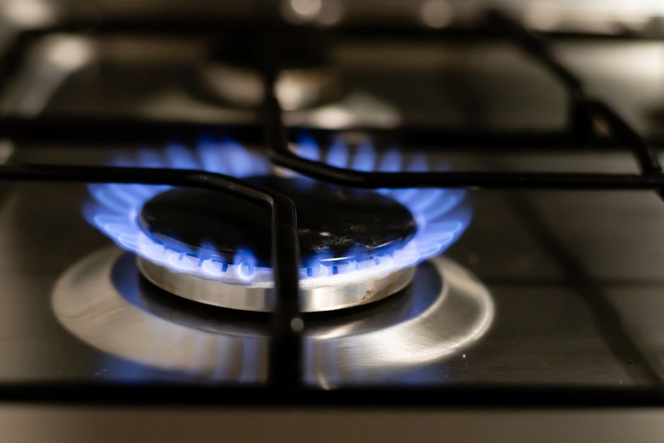 Cooktop Estalando? 7 Causas e Como Parar de Vez